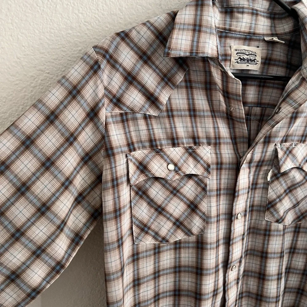 Vintage LEVIS Men's Medium Brown Tan Blue Plaid Pearl Snap Western Shirt Cowboy
